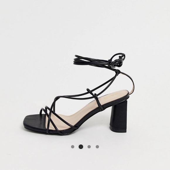 Strap up sandals - Picture 2 of 6